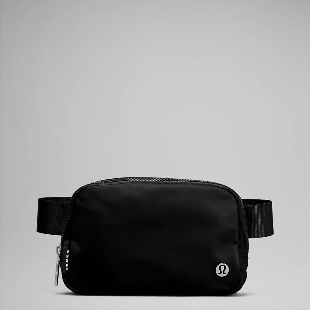 NWT Lululemon Everywhere Belt Bag Black / Fanny Pack